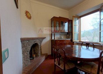 SALA PRANZO CON CAMINO - Quadrilocale Forte dei Marmi - foto 9