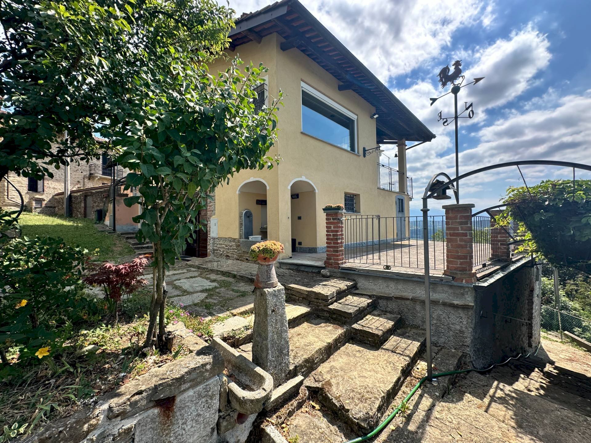 vista dal giardino - Casa indipendente Piazza Castello
14, Cigliè - foto 2