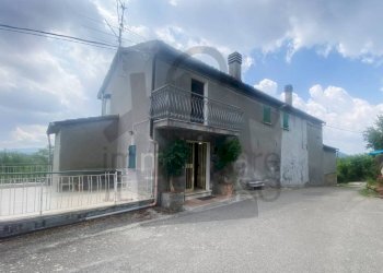 Facciata - Casa indipendente via Monte di Pietracuta, 3, San Leo - foto 2