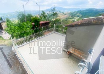 Cortile interno - Casa indipendente via Monte di Pietracuta, 3, San Leo - foto 3