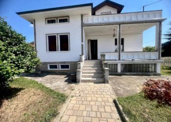 Facciata - Villa via Sandigliano, Candelo - foto 1