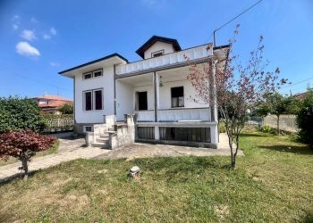 Facciata - Villa via Sandigliano, Candelo - foto 5