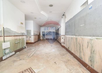 Hall / corridoio - Locale Commerciale Via Vittorio Emanuele II
226/228/230, Catania - foto 19