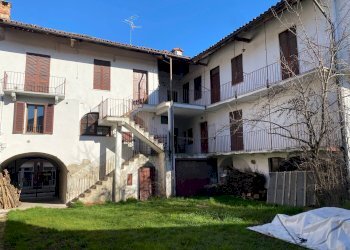 interno cortile - Stabile - Palazzo Via Borio
 
3, Niella Tanaro - foto 1