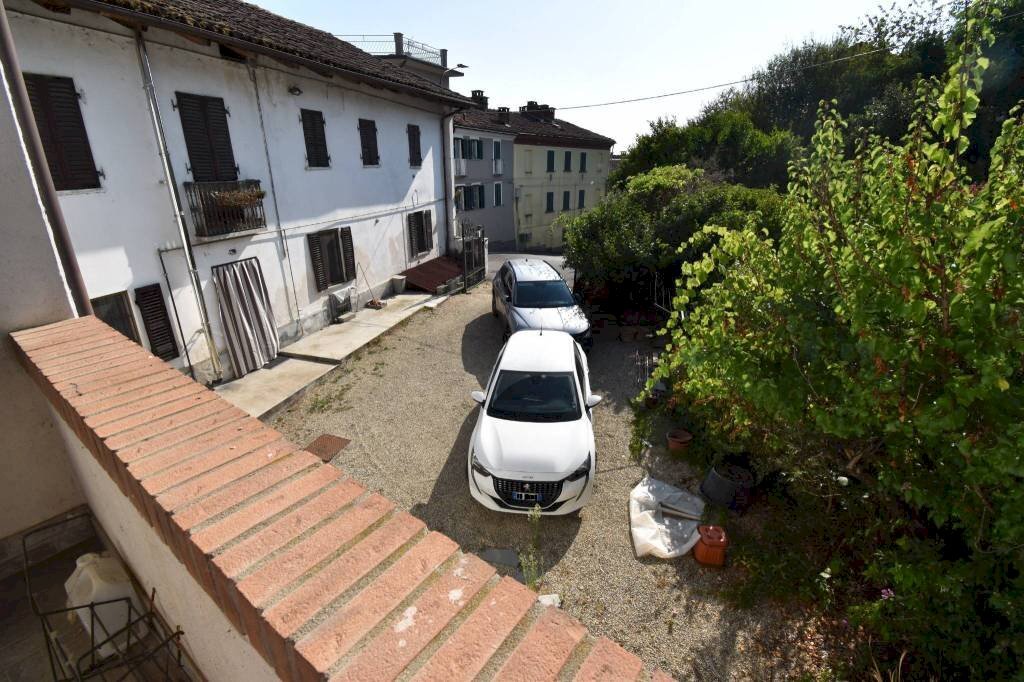 Cortile interno - Rustic via Giovanni Giobert, Mongardino - photo 2
