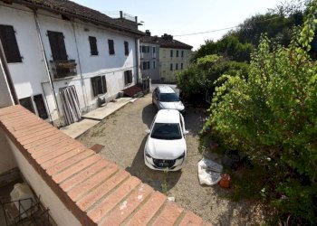Cortile interno - Villa Bifamiliare via Giovanni Giobert, Mongardino - foto 4