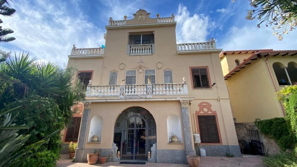 Facciata - Villa via Milioti, Carini - foto 1