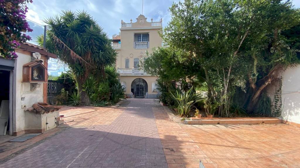 Cortile interno - Villa via Milioti, Carini - foto 2