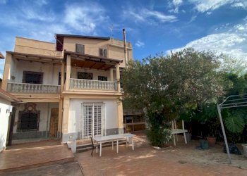 Facciata - Villa via Milioti, Carini - foto 11