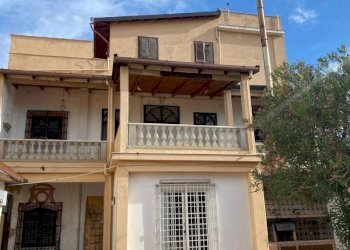 Facciata - Villa via Milioti, Carini - foto 12