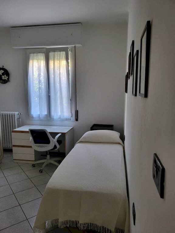 Camera da letto - Terreno non edificabile via Romagna, Bologna (zona Mazzini) - foto 2