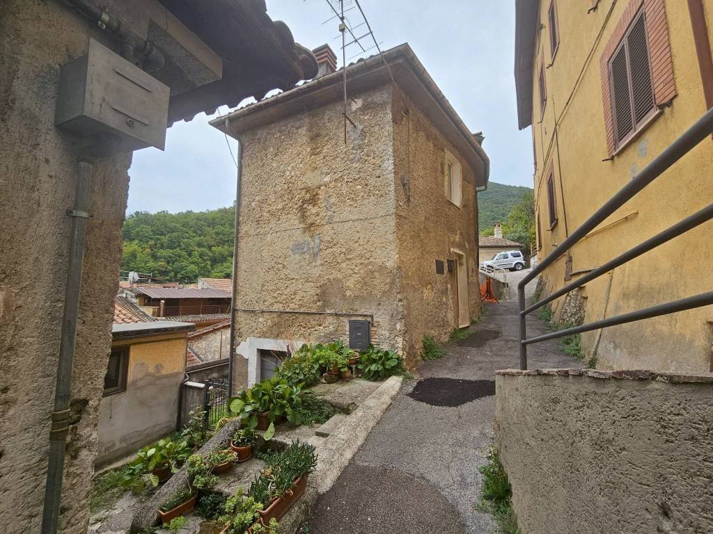 Facciata - Casa indipendente via della Chiesa, Rieti - foto 2