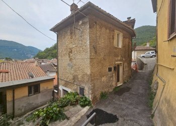 Facciata - Casa indipendente via della Chiesa, Rieti - foto 1