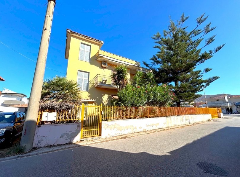 Appartamento Mondragone - foto 1