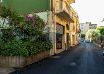 Edificio all\'aperto - Laboratorio via Turchia
 
48, Acireale - foto 2