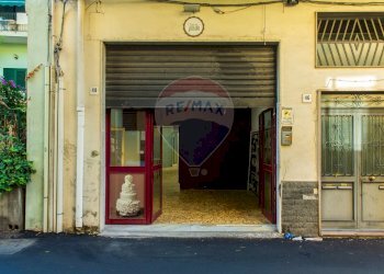Edificio all\'aperto - Laboratorio via Turchia
 
48, Acireale - foto 3