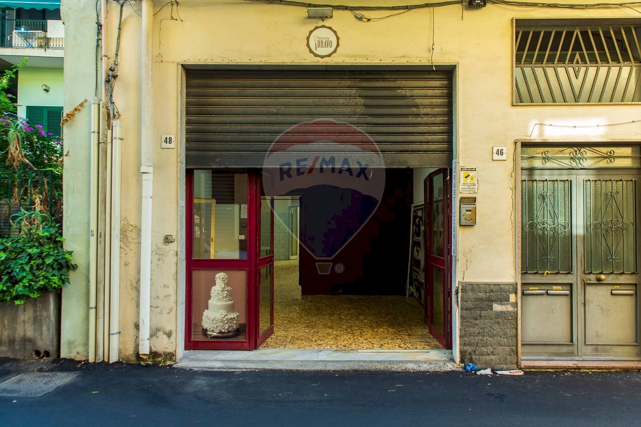 Edificio all\'aperto - Commercial Premises via Turchia
 
48, Acireale - photo 3