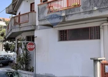 Edificio all\'aperto - Trilocale Via Fiume
 
100, Belpasso - foto 20