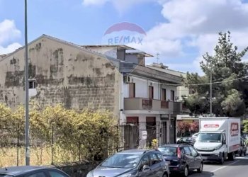 Edificio all\'aperto - Trilocale Via Fiume
 
100, Belpasso - foto 21