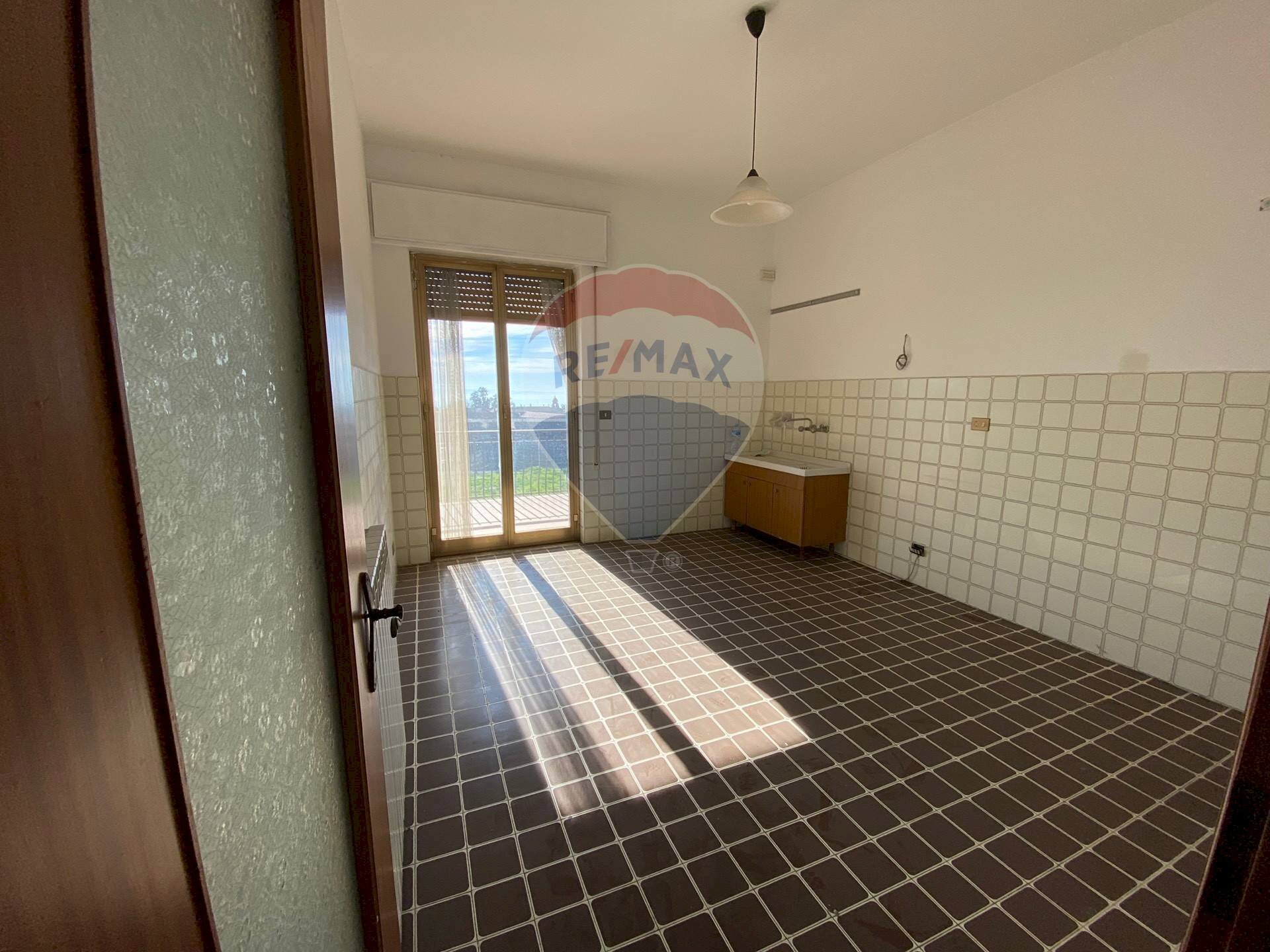 Stanza vuota - Appartamento via Mameli angolo via francesco Crispi
 
7, Belpasso - foto 3