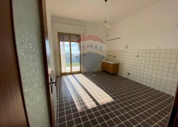 Stanza vuota - Appartamento via Mameli angolo via francesco Crispi
 
7, Belpasso - foto 3