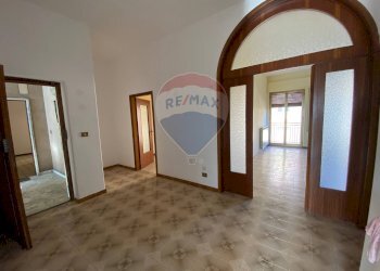 Stanza vuota - Appartamento via Mameli angolo via francesco Crispi
 
7, Belpasso - foto 4