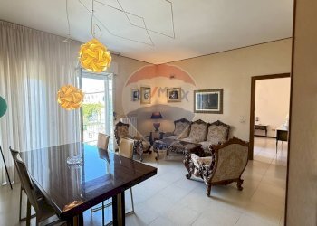 Sala da pranzo - Appartamento Via Alfonso Perrone
 
9, Vieste - foto 3