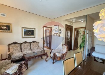 Soggiorno - Appartamento Via Alfonso Perrone
 
9, Vieste - foto 4