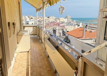 Balcone - Appartamento Via Alfonso Perrone
 
9, Vieste - foto 11