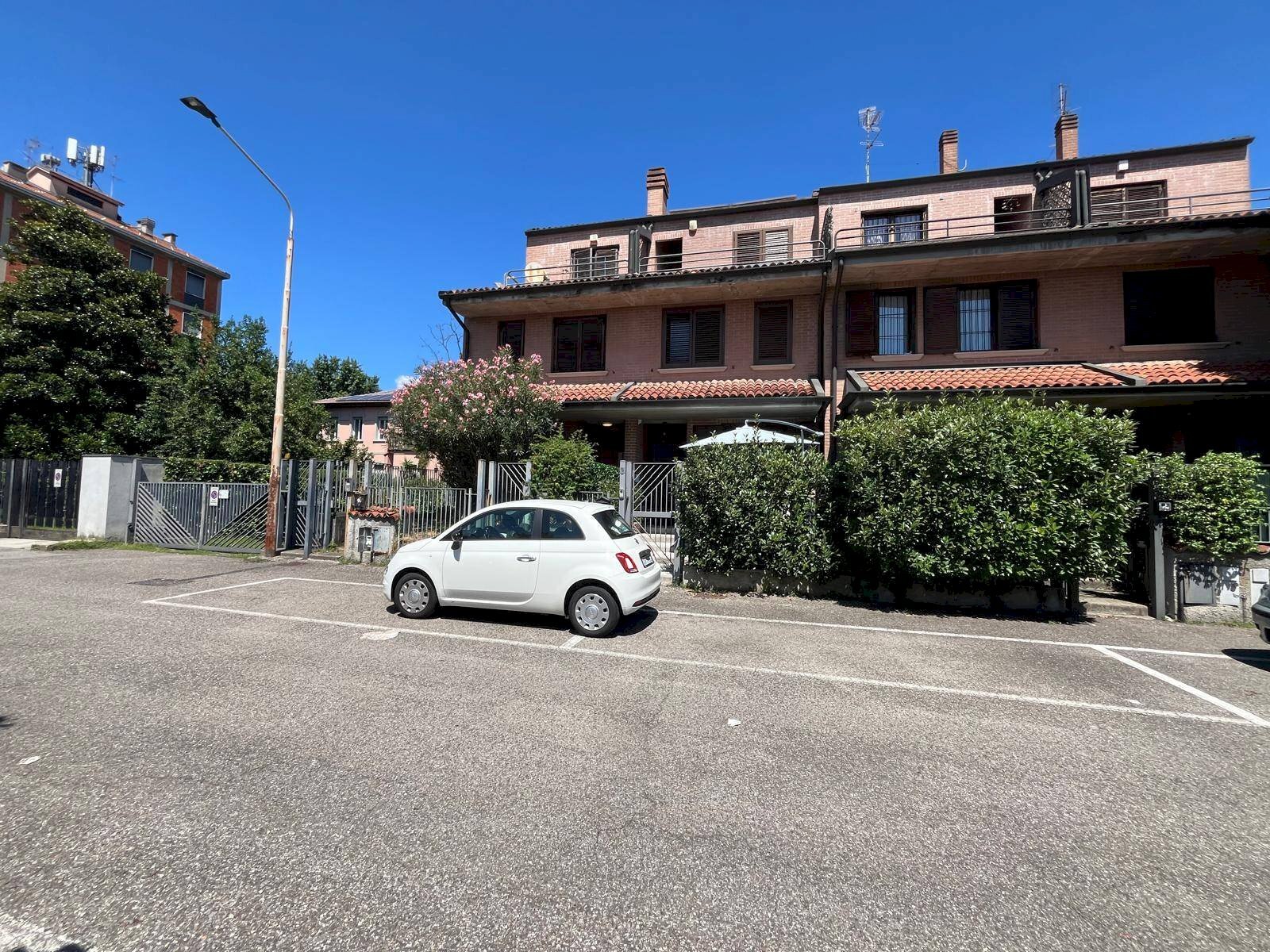 Foto 1 - Villa a Schiera via Cesare Battisti
 
11, Cinisello Balsamo - foto 1