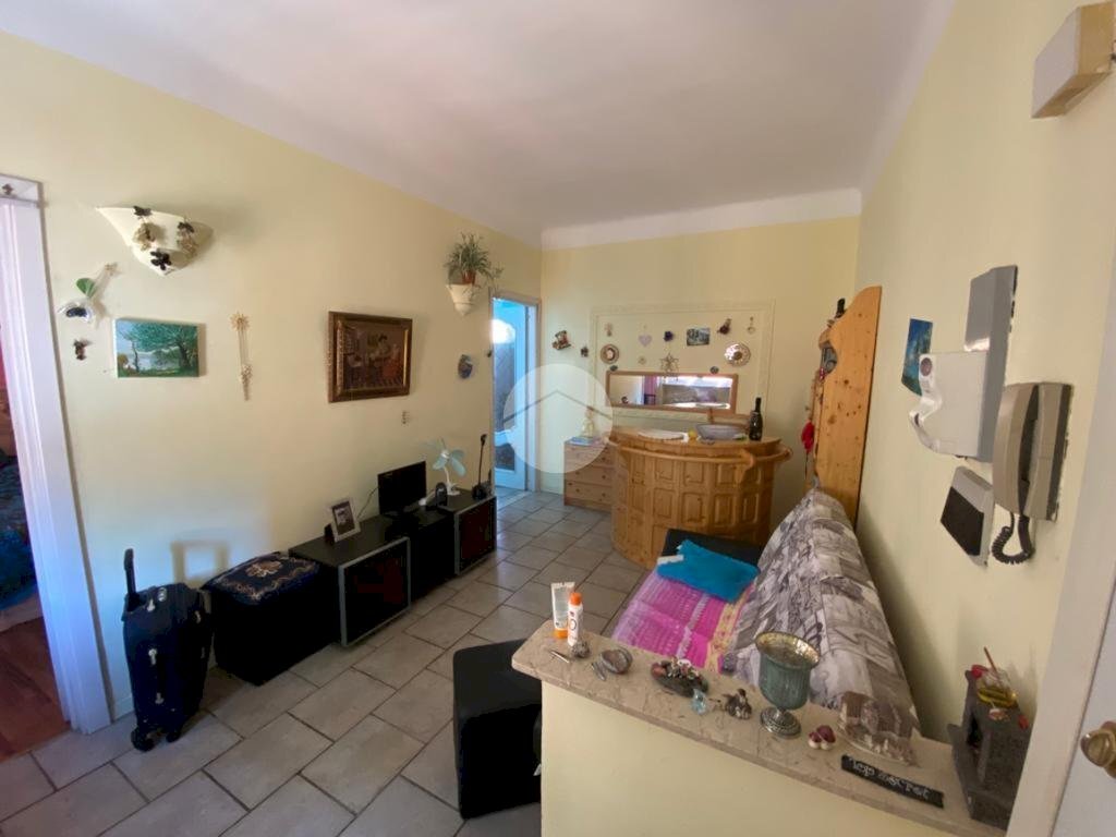 Three-room apartment Via Germano Jori, Genova (neighborhood Certosa) - photo 2