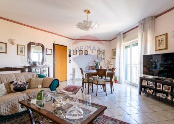 Sala da pranzo - Appartamento Via Peppino Impastato
 
39, Catania - foto 2