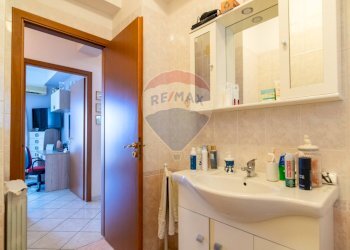 Bagno - Appartamento Via Peppino Impastato
 
39, Catania - foto 23