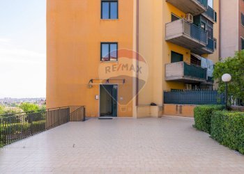 Edificio all\'aperto - Appartamento Via Peppino Impastato
 
39, Catania - foto 35