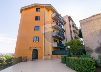 Edificio all\'aperto - Appartamento Via Peppino Impastato
 
39, Catania - foto 37