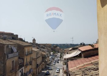 Edificio all\'aperto - Casa semi indipendente via stovigliai
 
31, Caltagirone - foto 5