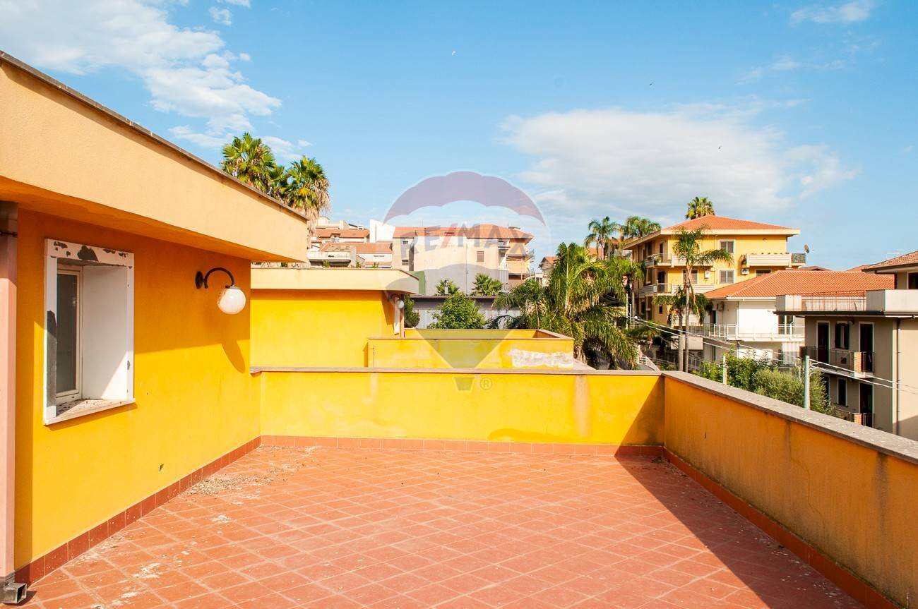 Terrazza - Attico Via Enrico Toti
8, Motta Sant'Anastasia - foto 2