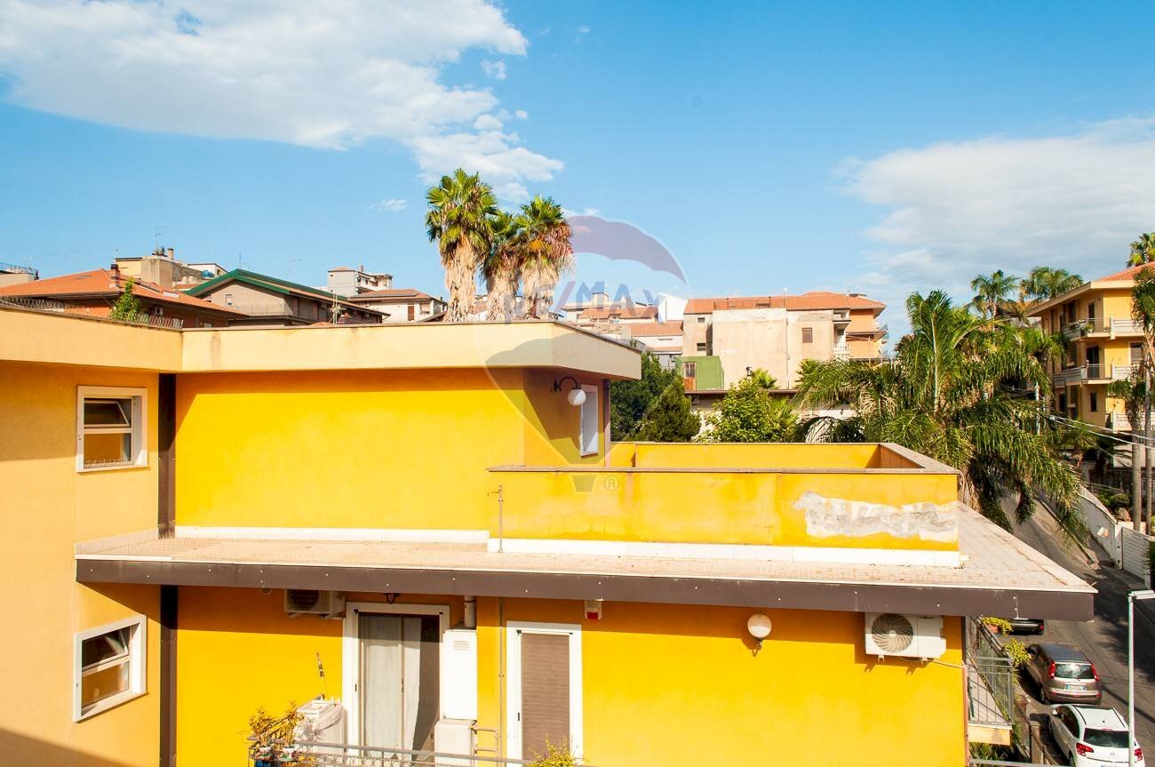 Edificio all\'aperto - Attico Via Enrico Toti
8, Motta Sant'Anastasia - foto 3