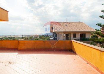 Terrazza - Attico Via Enrico Toti
 
8, Motta Sant'Anastasia - foto 9