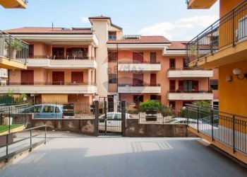 Edificio all\'aperto - Attico Via Enrico Toti
 
8, Motta Sant'Anastasia - foto 13