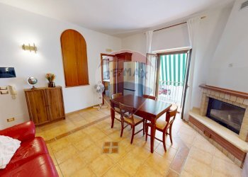Sala da pranzo - Three-room apartment Via Marchese
 
21, Vieste - photo 1