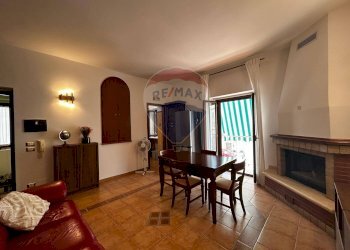 Sala da pranzo - Three-room apartment Via Marchese
 
21, Vieste - photo 4