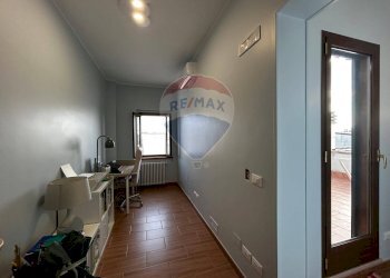 Hall / corridoio - Three-room apartment Via Marchese
 
21, Vieste - photo 19