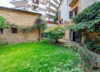 Giardino - Casa semi indipendente Via Sant'Eligio
 
22, Chieti - foto 10