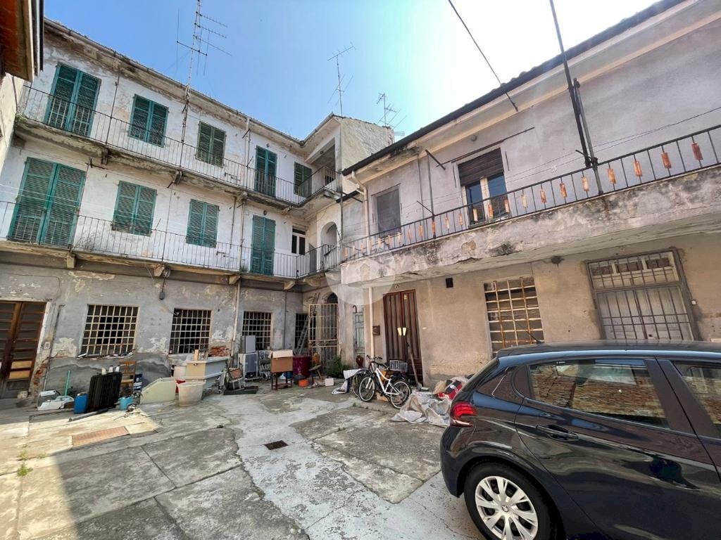 Stabile - Palazzo Vicolo Massimo del Pero, Valenza - foto 1