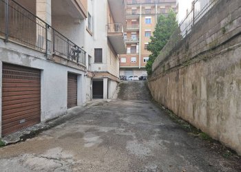 Cortile interno - Magazzino via delle Orchidee, Rieti - foto 7