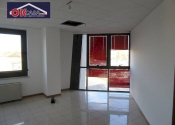 Foto 2 - Attività Commerciale Via Galvani, Monfalcone - foto 2