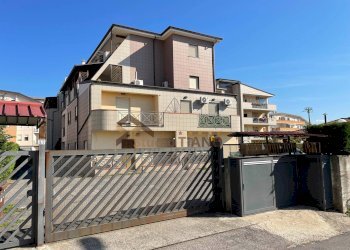 Foto 1 - Bilocale VIA SIBARI
 
17, Montalto Uffugo - foto 1