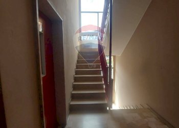 Ascensore e scale - Trilocale Via Battaglia San Martino
 
62, Cuveglio - foto 4