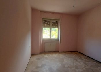 Camera Matrimoniale - Trilocale Via Battaglia San Martino
 
62, Cuveglio - foto 17